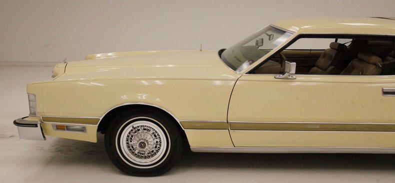 Ford-Thunderbird-1976-Cream-Cream-7