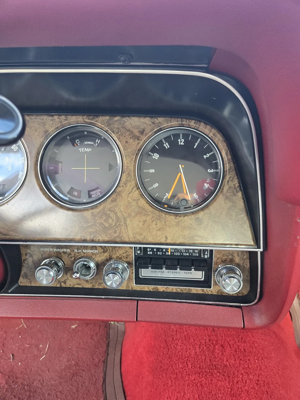 Ford-Thunderbird-1977-White-Lipstick-Red-14