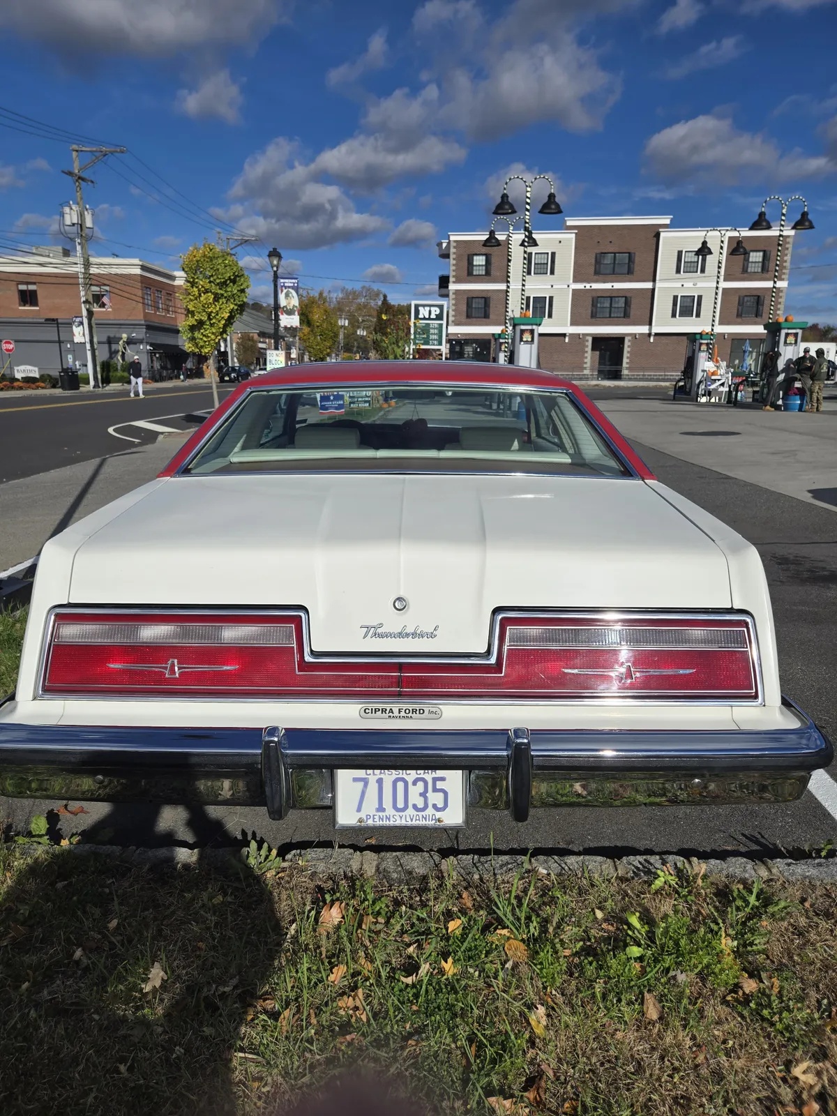 Ford-Thunderbird-1977-White-Lipstick-Red-4