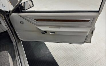 Ford-Thunderbird-1980-Silver-Gray-35