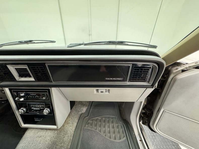 Ford-Thunderbird-1980-Silver-Gray-46