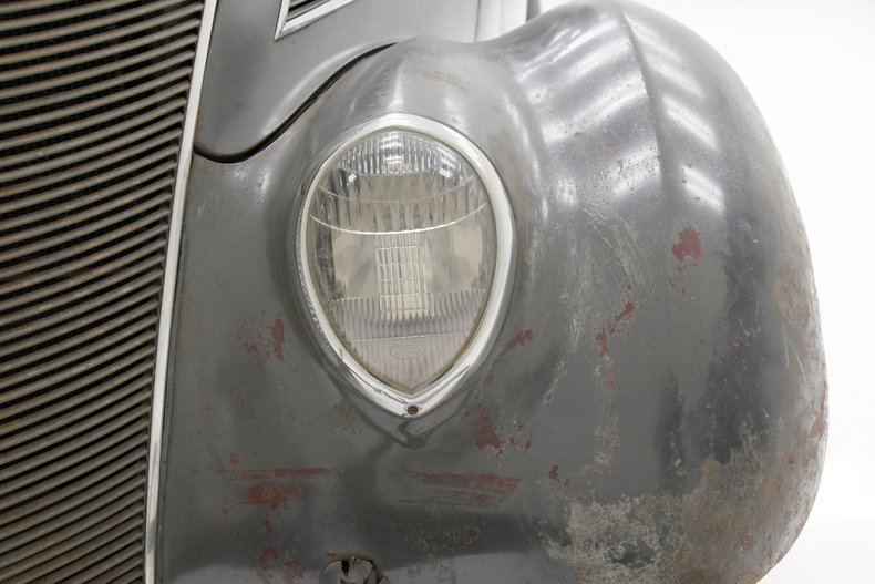 Ford-Tudor-1937-Gray-Tan-10