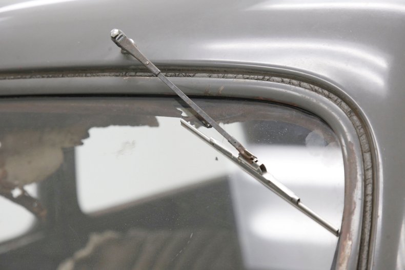 Ford-Tudor-1937-Gray-Tan-13