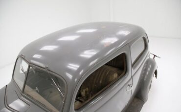 Ford-Tudor-1937-Gray-Tan-14