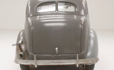 Ford-Tudor-1937-Gray-Tan-2