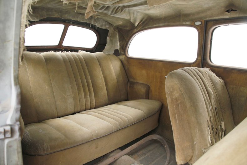 Ford-Tudor-1937-Gray-Tan-21