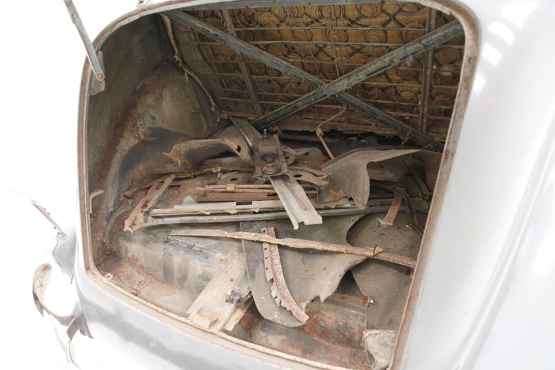 Ford-Tudor-1937-Gray-Tan-28