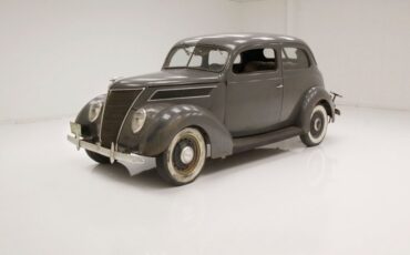 Ford-Tudor-1937-Gray-Tan-29
