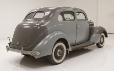 Ford-Tudor-1937-Gray-Tan-3