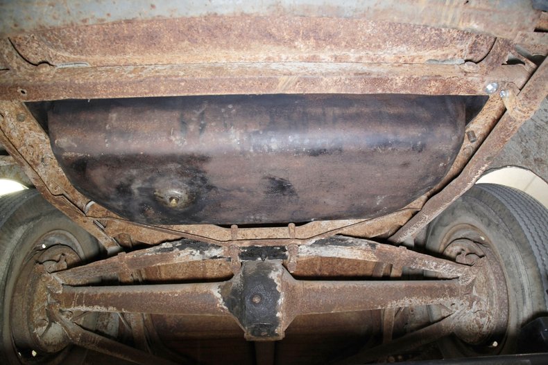 Ford-Tudor-1937-Gray-Tan-31