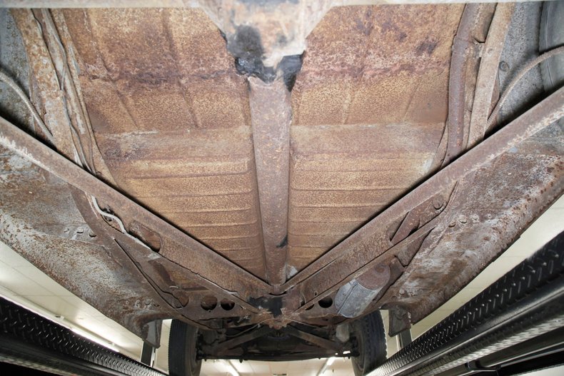 Ford-Tudor-1937-Gray-Tan-33