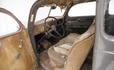 Ford-Tudor-1937-Gray-Tan-37