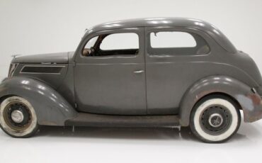 Ford-Tudor-1937-Gray-Tan