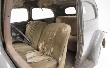 Ford-Tudor-1937-Gray-Tan-38