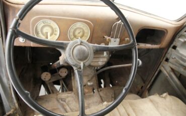 Ford-Tudor-1937-Gray-Tan-39