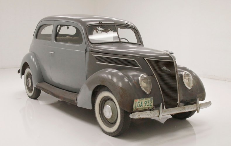 Ford-Tudor-1937-Gray-Tan-4