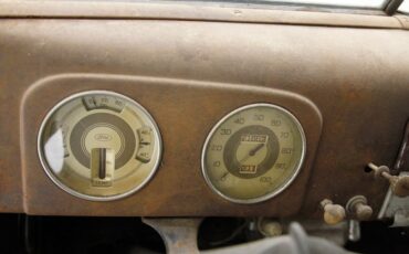 Ford-Tudor-1937-Gray-Tan-40