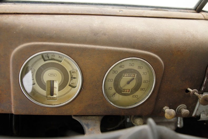 Ford-Tudor-1937-Gray-Tan-40