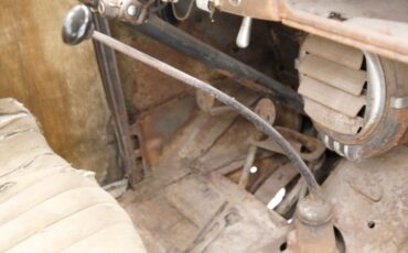 Ford-Tudor-1937-Gray-Tan-43