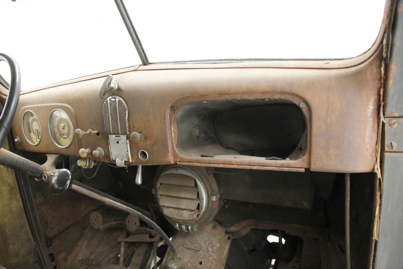 Ford-Tudor-1937-Gray-Tan-44