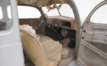 Ford-Tudor-1937-Gray-Tan-45