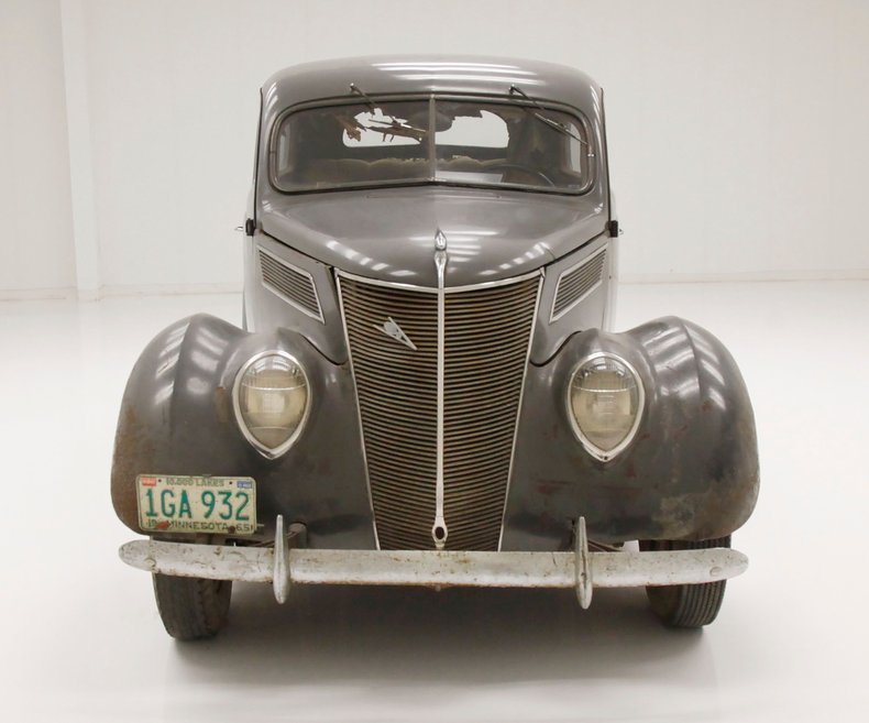 Ford-Tudor-1937-Gray-Tan-5