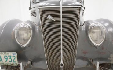 Ford-Tudor-1937-Gray-Tan-9