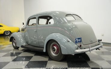 Ford-Tudor-1937-Gull-Gray-Tan-14