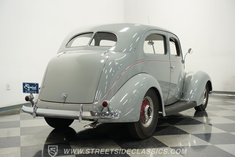 Ford-Tudor-1937-Gull-Gray-Tan-16