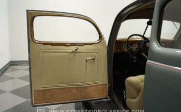 Ford-Tudor-1937-Gull-Gray-Tan-17