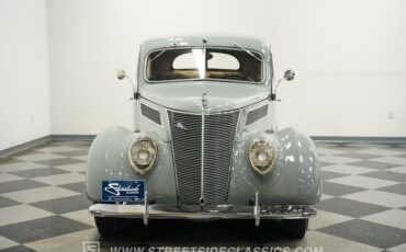Ford-Tudor-1937-Gull-Gray-Tan-23