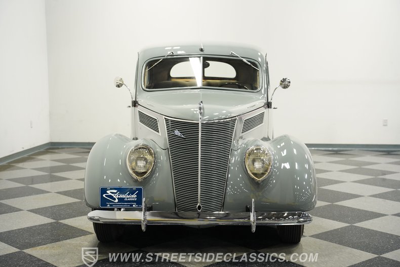 Ford-Tudor-1937-Gull-Gray-Tan-23