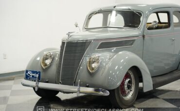 Ford-Tudor-1937-Gull-Gray-Tan-24
