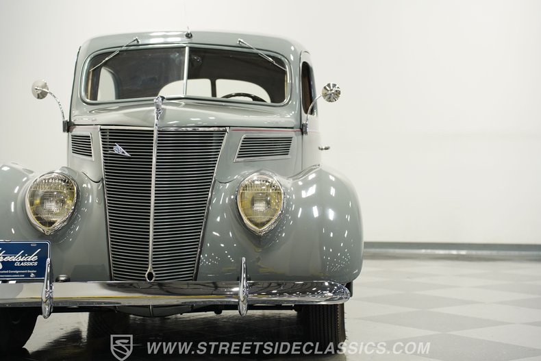 Ford-Tudor-1937-Gull-Gray-Tan-25