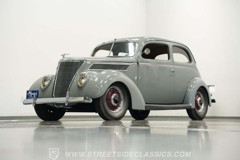 Ford-Tudor-1937-Gull-Gray-Tan-26