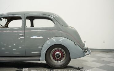 Ford-Tudor-1937-Gull-Gray-Tan-27