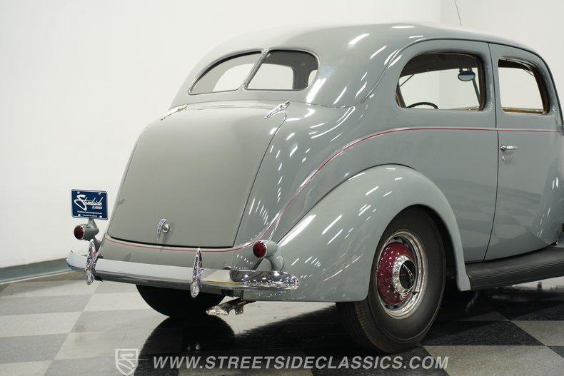 Ford-Tudor-1937-Gull-Gray-Tan-29