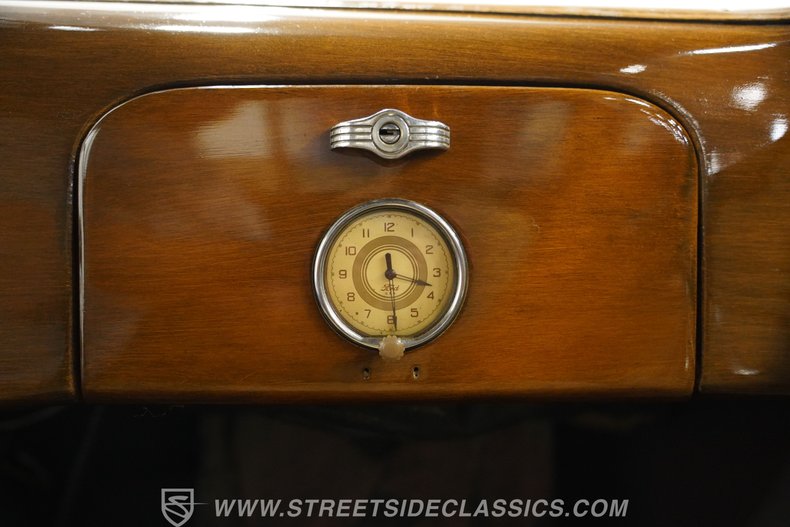 Ford-Tudor-1937-Gull-Gray-Tan-42