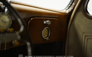 Ford-Tudor-1937-Gull-Gray-Tan-46