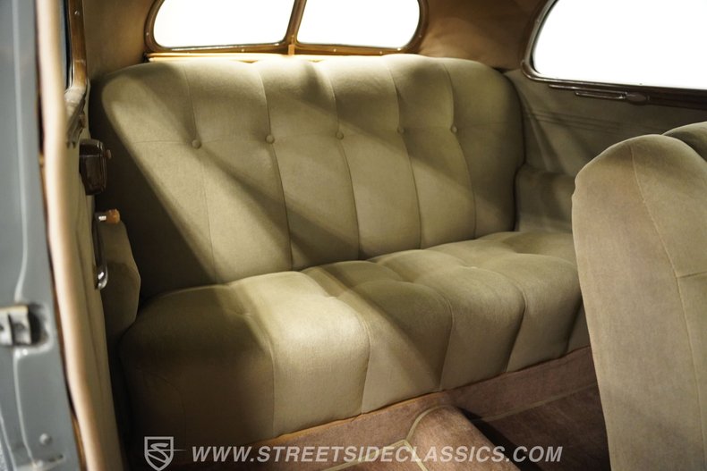 Ford-Tudor-1937-Gull-Gray-Tan-47