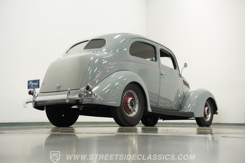 Ford-Tudor-1937-Gull-Gray-Tan-5