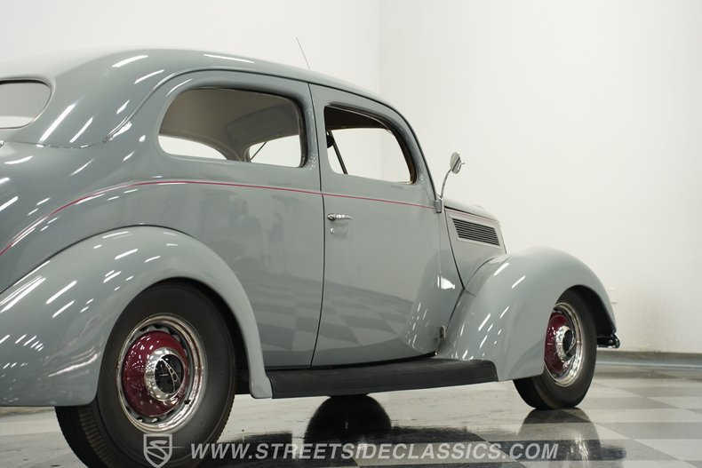 Ford-Tudor-1937-Gull-Gray-Tan-6