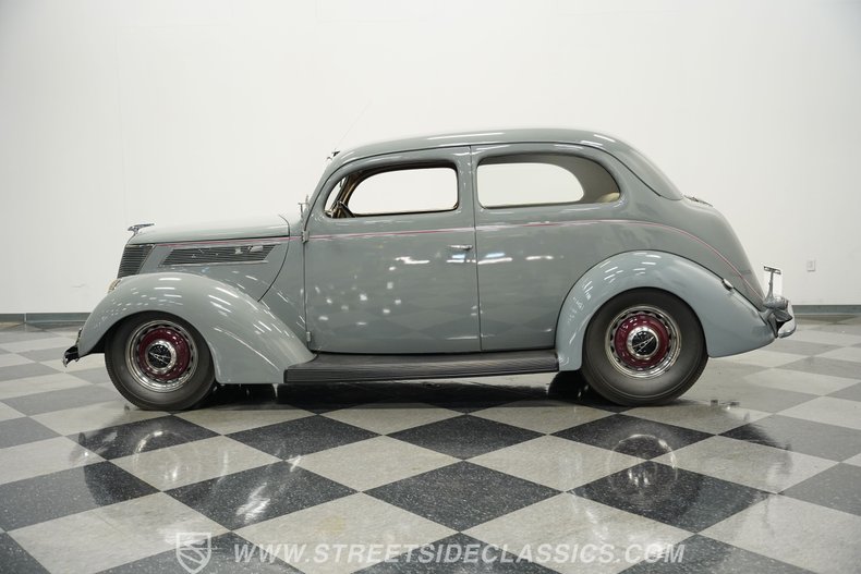 Ford-Tudor-1937-Gull-Gray-Tan-7
