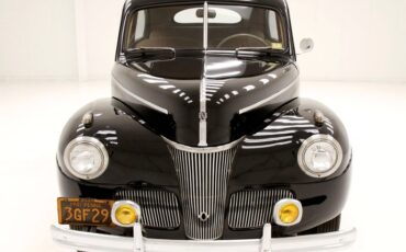 Ford-Tudor-1941-Black-Tan-11