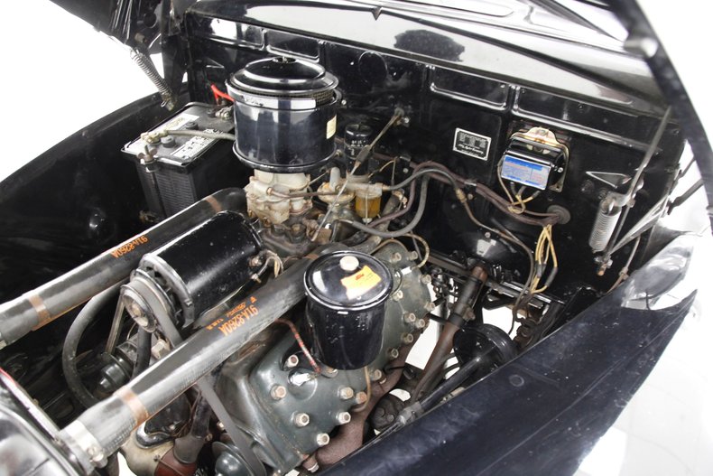 Ford-Tudor-1941-Black-Tan-14