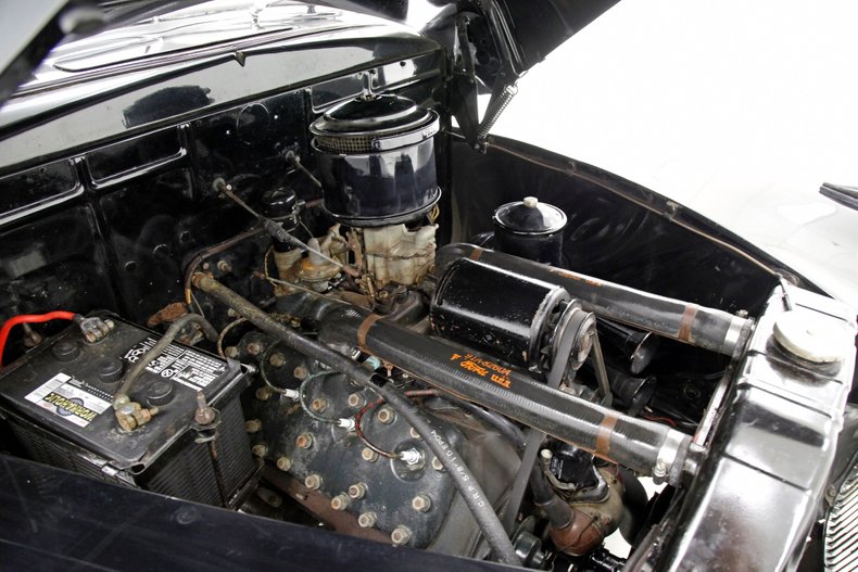 Ford-Tudor-1941-Black-Tan-15