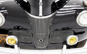 Ford-Tudor-1941-Black-Tan-16