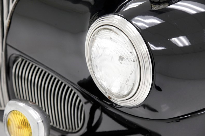 Ford-Tudor-1941-Black-Tan-18