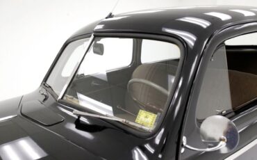 Ford-Tudor-1941-Black-Tan-21