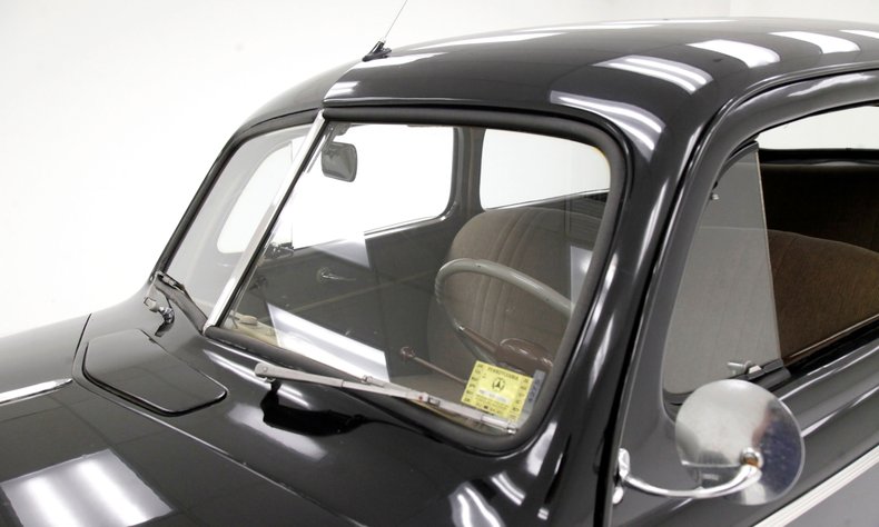 Ford-Tudor-1941-Black-Tan-21